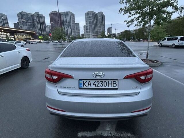 Серый Хендай Соната, объемом двигателя 2 л и пробегом 460 тыс. км за 11500 $, фото 1 на Automoto.ua