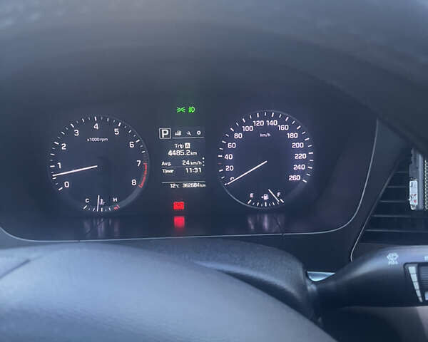 Сірий Хендай Соната, об'ємом двигуна 2 л та пробігом 363 тис. км за 9700 $, фото 4 на Automoto.ua