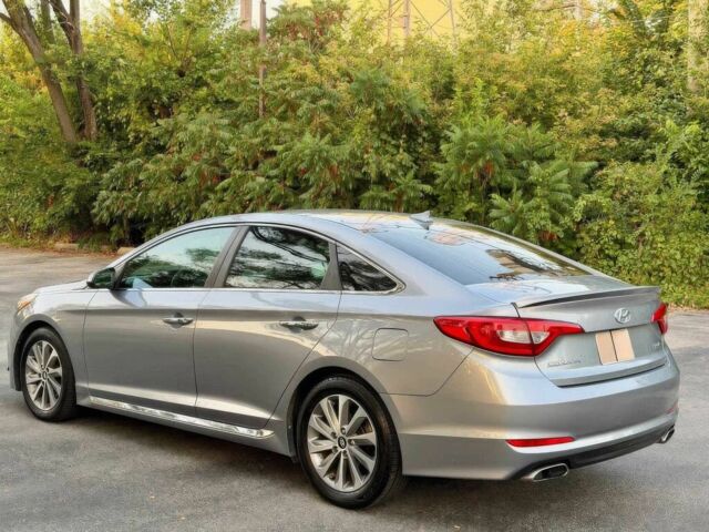 Серый Хендай Соната, объемом двигателя 2.4 л и пробегом 79 тыс. км за 1500 $, фото 3 на Automoto.ua