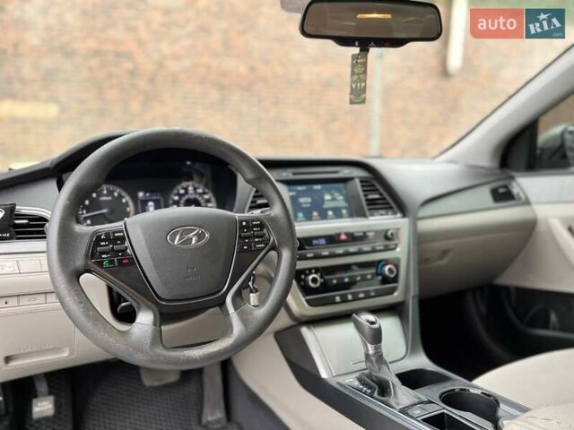 Хендай Соната 2016 в Одессе на Automoto.ua Серый Хендай Соната, объемом двигателя 2.36 л и пробегом 187 тыс. км за 10900 $, фото 32 на Automoto.ua