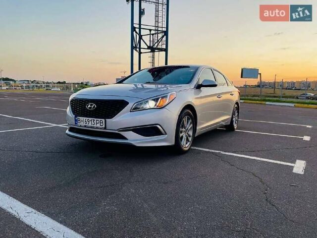 Серый Хендай Соната, объемом двигателя 2.36 л и пробегом 205 тыс. км за 8900 $, фото 2 на Automoto.ua