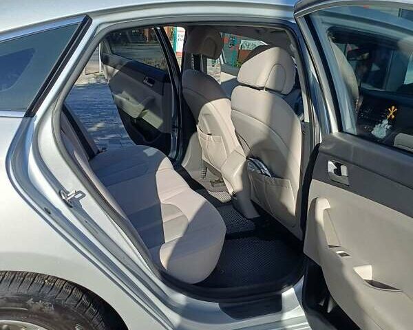 Серый Хендай Соната, объемом двигателя 2.36 л и пробегом 203 тыс. км за 13349 $, фото 23 на Automoto.ua