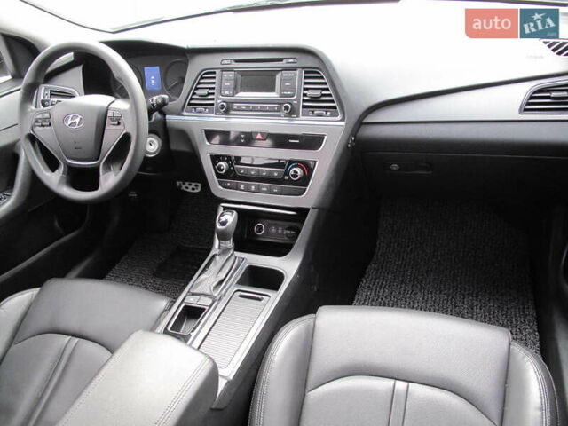 Сірий Хендай Соната, об'ємом двигуна 2 л та пробігом 265 тис. км за 10500 $, фото 44 на Automoto.ua