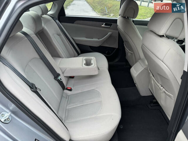 Серый Хендай Соната, объемом двигателя 2.36 л и пробегом 93 тыс. км за 9800 $, фото 16 на Automoto.ua
