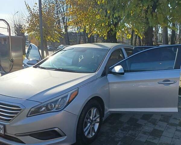 Серый Хендай Соната, объемом двигателя 2.36 л и пробегом 203 тыс. км за 13349 $, фото 1 на Automoto.ua