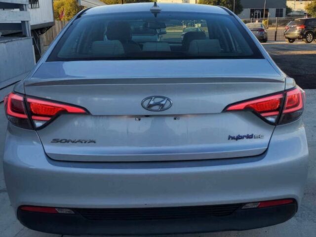 Серый Хендай Соната, объемом двигателя 2 л и пробегом 74 тыс. км за 6600 $, фото 4 на Automoto.ua