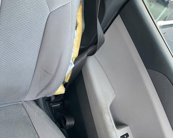 Сірий Хендай Соната, об'ємом двигуна 2.36 л та пробігом 97 тис. км за 3700 $, фото 11 на Automoto.ua