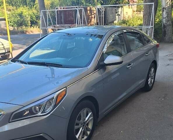 Серый Хендай Соната, объемом двигателя 2.36 л и пробегом 219 тыс. км за 10500 $, фото 9 на Automoto.ua