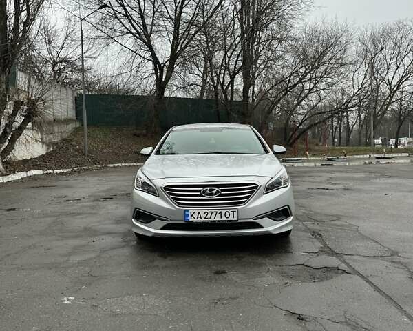 Сірий Хендай Соната, об'ємом двигуна 2.36 л та пробігом 230 тис. км за 9500 $, фото 14 на Automoto.ua