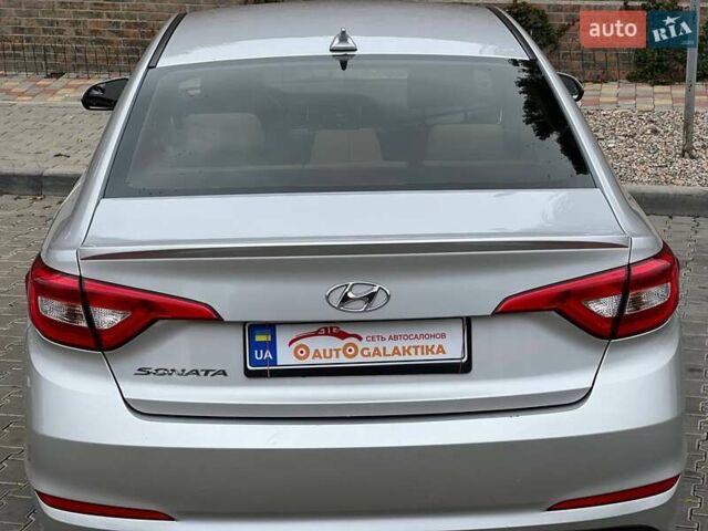 Хендай Соната 2016 в Одессе на Automoto.ua Серый Хендай Соната, объемом двигателя 2.36 л и пробегом 187 тыс. км за 10900 $, фото 12 на Automoto.ua
