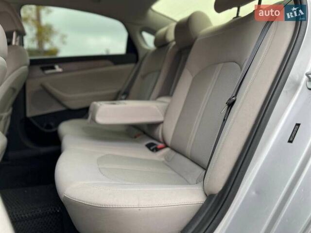 Хендай Соната 2016 в Одессе на Automoto.ua Серый Хендай Соната, объемом двигателя 2.36 л и пробегом 187 тыс. км за 10900 $, фото 25 на Automoto.ua