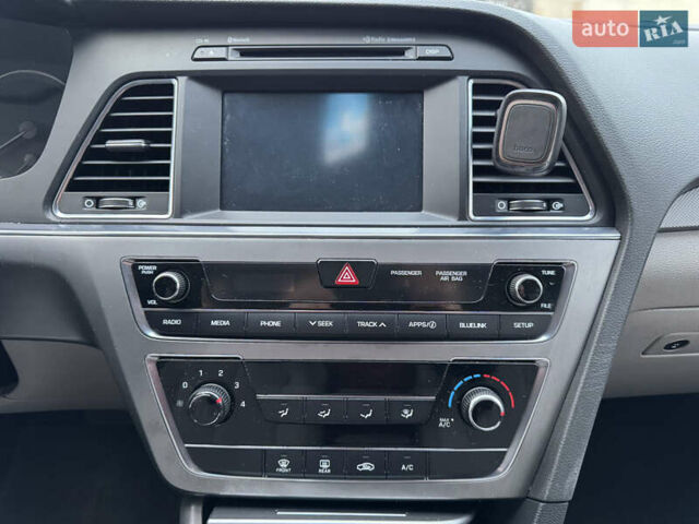 Серый Хендай Соната, объемом двигателя 2.36 л и пробегом 93 тыс. км за 9800 $, фото 27 на Automoto.ua