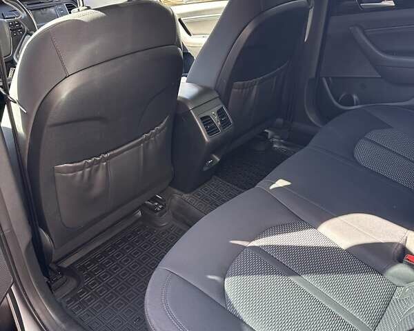 Серый Хендай Соната, объемом двигателя 2 л и пробегом 119 тыс. км за 13500 $, фото 11 на Automoto.ua