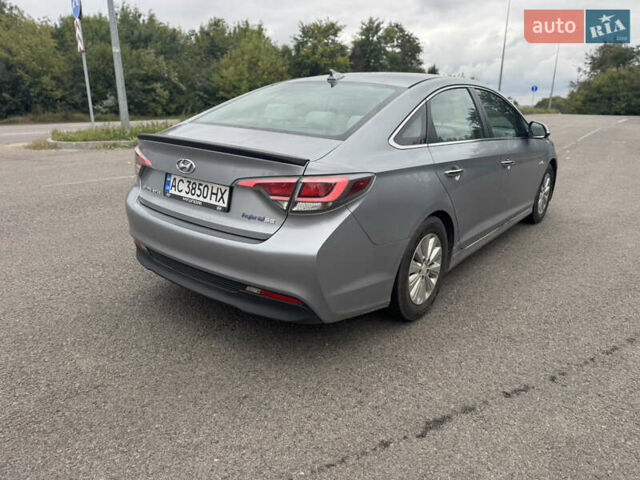 Серый Хендай Соната, объемом двигателя 2 л и пробегом 125 тыс. км за 11500 $, фото 2 на Automoto.ua