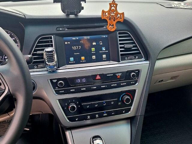 Серый Хендай Соната, объемом двигателя 2.4 л и пробегом 160 тыс. км за 10000 $, фото 6 на Automoto.ua