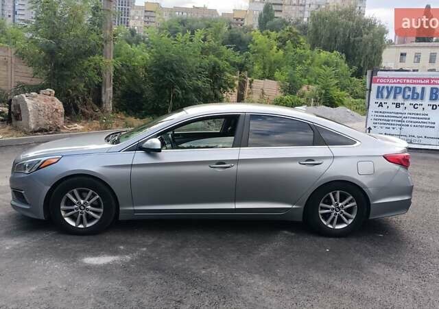 Серый Хендай Соната, объемом двигателя 2.4 л и пробегом 190 тыс. км за 10000 $, фото 11 на Automoto.ua