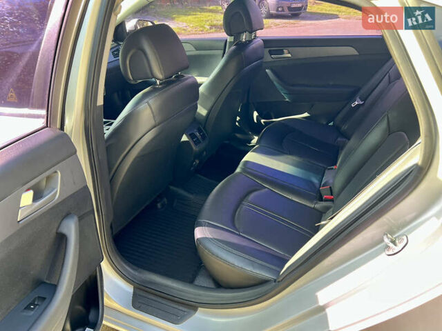 Серый Хендай Соната, объемом двигателя 2 л и пробегом 350 тыс. км за 8700 $, фото 29 на Automoto.ua