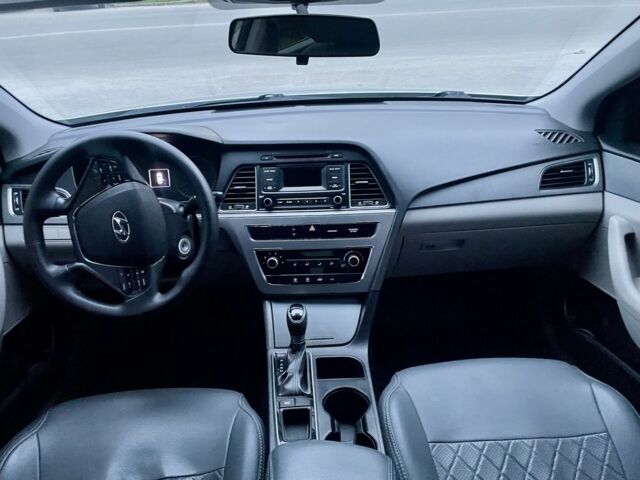 Серый Хендай Соната, объемом двигателя 2.4 л и пробегом 174 тыс. км за 266 $, фото 16 на Automoto.ua