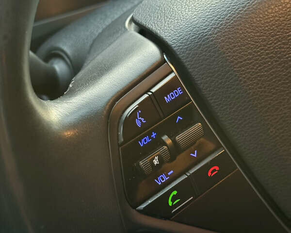 Серый Хендай Соната, объемом двигателя 2 л и пробегом 169 тыс. км за 11700 $, фото 35 на Automoto.ua