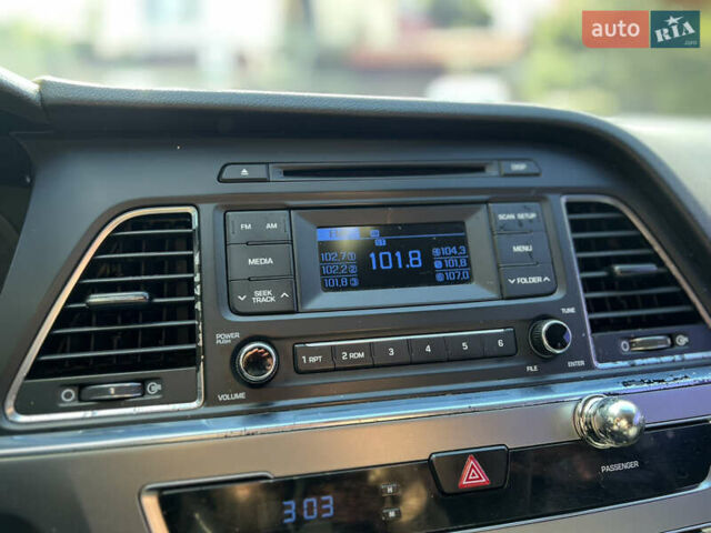 Серый Хендай Соната, объемом двигателя 2 л и пробегом 350 тыс. км за 8700 $, фото 25 на Automoto.ua