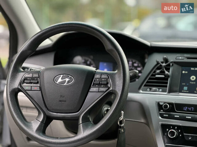 Хендай Соната 2016 в Киеве на Automoto.ua Серый Хендай Соната, объемом двигателя 2.36 л и пробегом 132 тыс. км за 9099 $, фото 10 на Automoto.ua