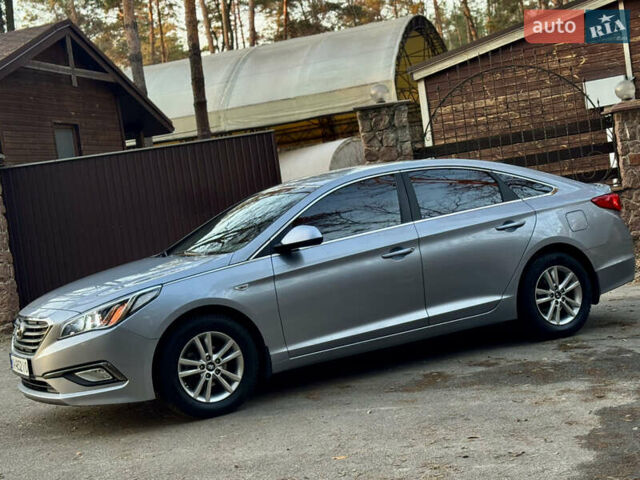 Серый Хендай Соната, объемом двигателя 2 л и пробегом 169 тыс. км за 11700 $, фото 2 на Automoto.ua