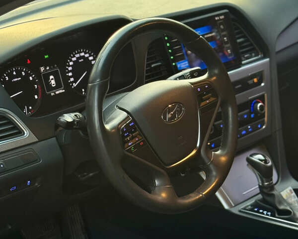 Серый Хендай Соната, объемом двигателя 2 л и пробегом 169 тыс. км за 11700 $, фото 11 на Automoto.ua