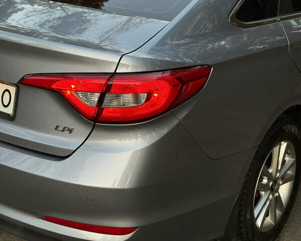 Серый Хендай Соната, объемом двигателя 2 л и пробегом 169 тыс. км за 11700 $, фото 20 на Automoto.ua