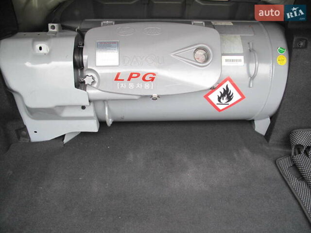 Сірий Хендай Соната, об'ємом двигуна 2 л та пробігом 265 тис. км за 10500 $, фото 35 на Automoto.ua