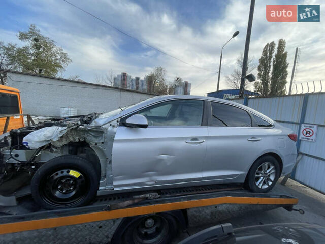 Сірий Хендай Соната, об'ємом двигуна 2.36 л та пробігом 97 тис. км за 3700 $, фото 5 на Automoto.ua