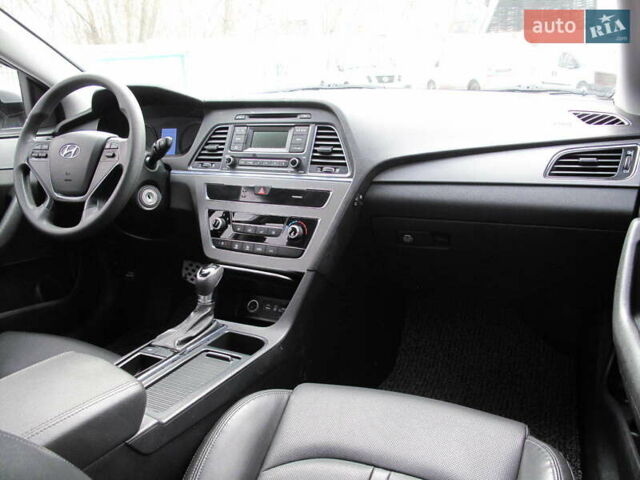 Сірий Хендай Соната, об'ємом двигуна 2 л та пробігом 265 тис. км за 10500 $, фото 43 на Automoto.ua