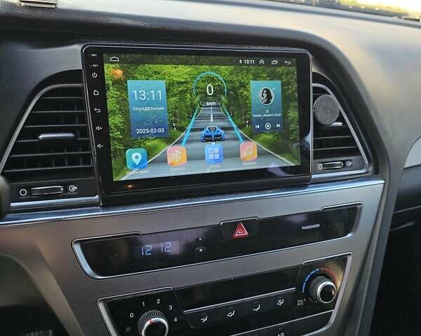 Сірий Хендай Соната, об'ємом двигуна 2 л та пробігом 234 тис. км за 8900 $, фото 6 на Automoto.ua