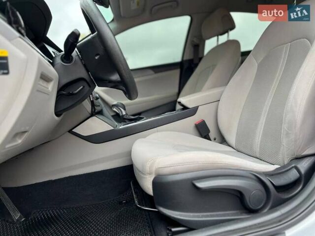 Хендай Соната 2016 в Одессе на Automoto.ua Серый Хендай Соната, объемом двигателя 2.36 л и пробегом 187 тыс. км за 10900 $, фото 22 на Automoto.ua