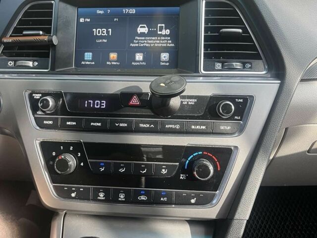 Сірий Хендай Соната, об'ємом двигуна 2.4 л та пробігом 141 тис. км за 260 $, фото 3 на Automoto.ua