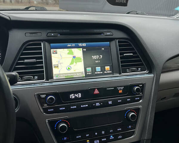 Серый Хендай Соната, объемом двигателя 2 л и пробегом 160 тыс. км за 15000 $, фото 8 на Automoto.ua