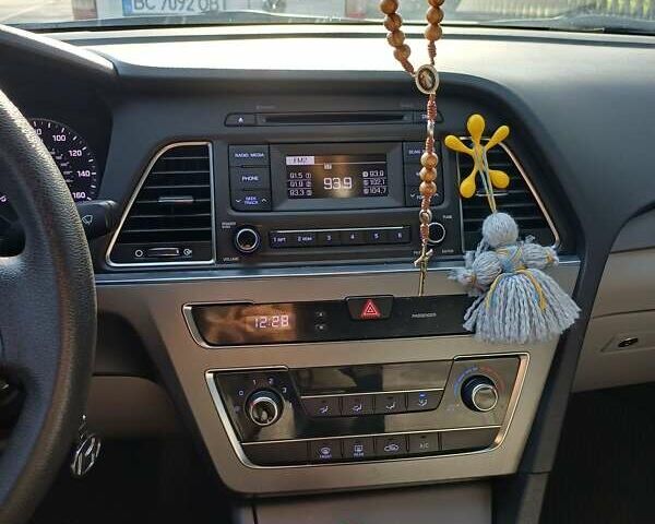 Серый Хендай Соната, объемом двигателя 2.36 л и пробегом 203 тыс. км за 13349 $, фото 34 на Automoto.ua