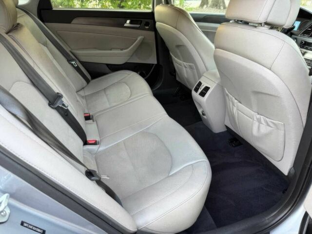 Серый Хендай Соната, объемом двигателя 2.4 л и пробегом 79 тыс. км за 1500 $, фото 10 на Automoto.ua