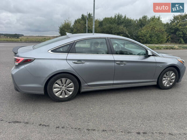 Серый Хендай Соната, объемом двигателя 2 л и пробегом 125 тыс. км за 11500 $, фото 4 на Automoto.ua