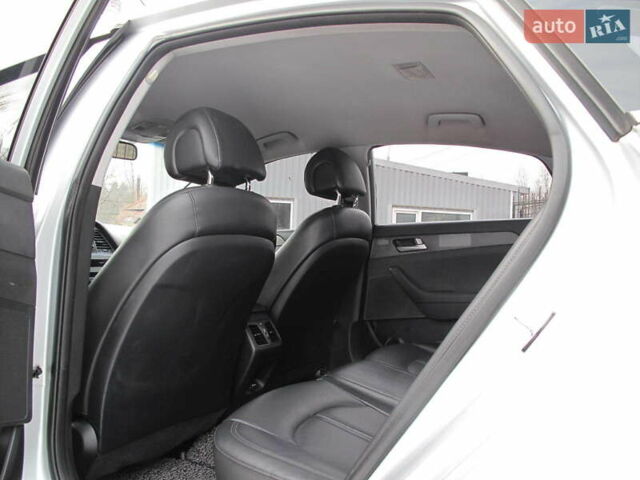 Сірий Хендай Соната, об'ємом двигуна 2 л та пробігом 265 тис. км за 10500 $, фото 33 на Automoto.ua