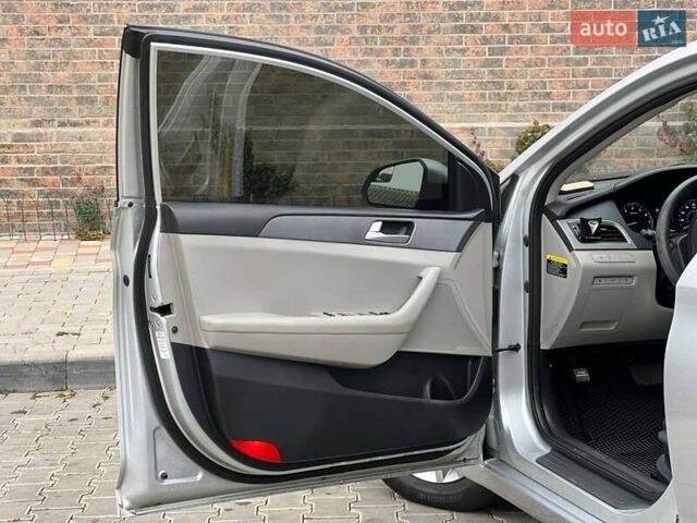 Хендай Соната 2016 в Одессе на Automoto.ua Серый Хендай Соната, объемом двигателя 2.36 л и пробегом 187 тыс. км за 10900 $, фото 15 на Automoto.ua