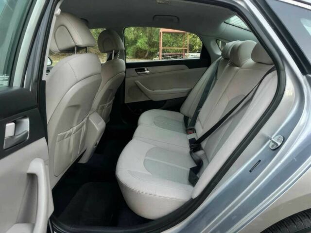 Серый Хендай Соната, объемом двигателя 2.4 л и пробегом 73 тыс. км за 6500 $, фото 9 на Automoto.ua