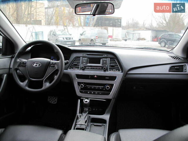 Сірий Хендай Соната, об'ємом двигуна 2 л та пробігом 265 тис. км за 10500 $, фото 46 на Automoto.ua