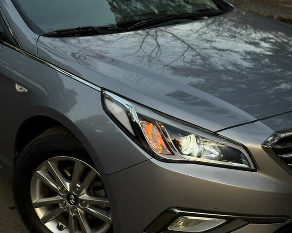 Серый Хендай Соната, объемом двигателя 2 л и пробегом 169 тыс. км за 11700 $, фото 15 на Automoto.ua