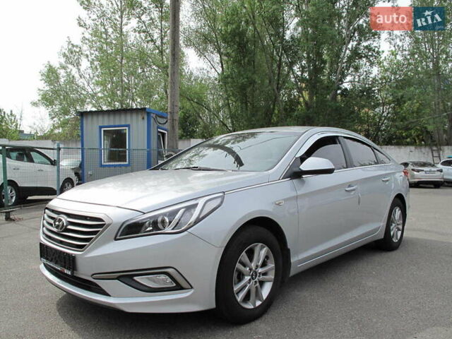 Сірий Хендай Соната, об'ємом двигуна 2 л та пробігом 265 тис. км за 10500 $, фото 7 на Automoto.ua