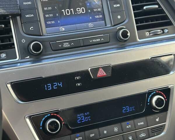Серый Хендай Соната, объемом двигателя 2 л и пробегом 119 тыс. км за 13500 $, фото 17 на Automoto.ua