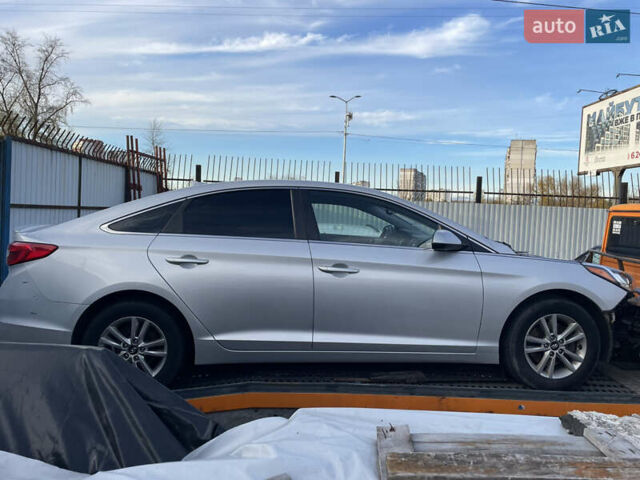 Сірий Хендай Соната, об'ємом двигуна 2.36 л та пробігом 97 тис. км за 3700 $, фото 1 на Automoto.ua