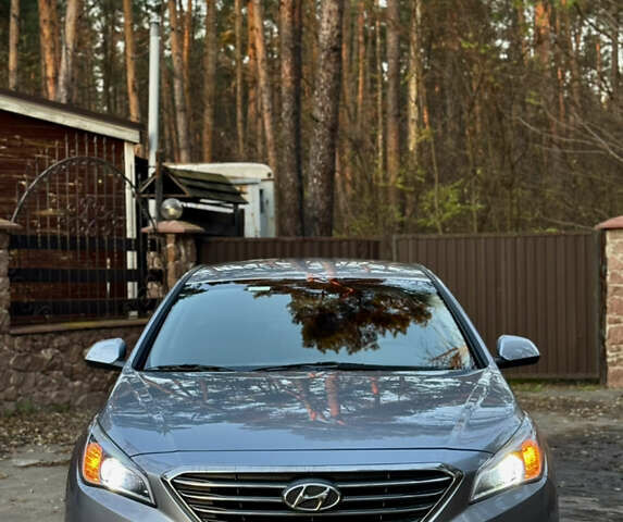 Серый Хендай Соната, объемом двигателя 2 л и пробегом 169 тыс. км за 11700 $, фото 1 на Automoto.ua