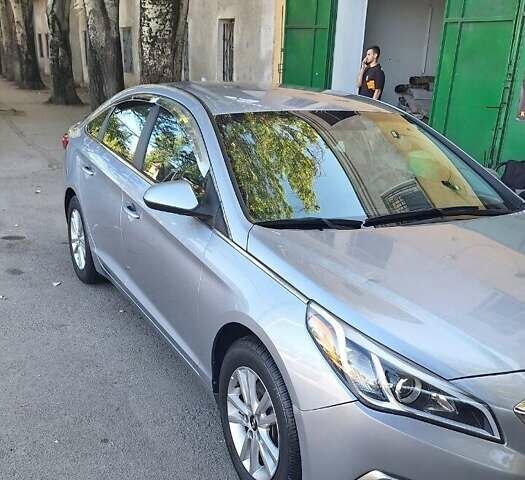 Серый Хендай Соната, объемом двигателя 2.36 л и пробегом 219 тыс. км за 10500 $, фото 8 на Automoto.ua