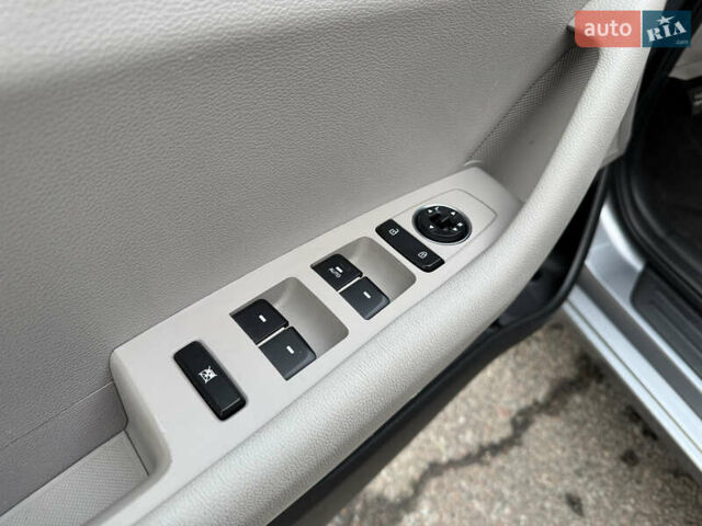 Серый Хендай Соната, объемом двигателя 2.36 л и пробегом 93 тыс. км за 9800 $, фото 34 на Automoto.ua