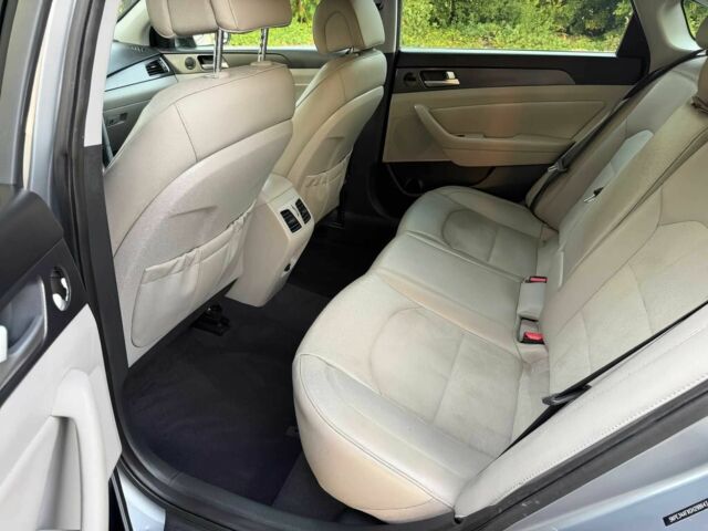 Серый Хендай Соната, объемом двигателя 2.4 л и пробегом 79 тыс. км за 1500 $, фото 11 на Automoto.ua